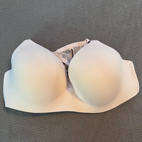 Victoria's Secret No-Wire Full Coverage Lace Back Bra NWT - Picture 1 of 7